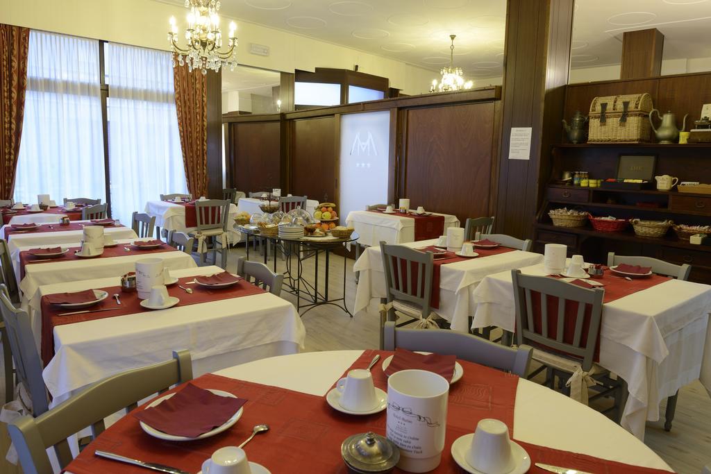Hotel Marisa ألبينغا المظهر الخارجي الصورة