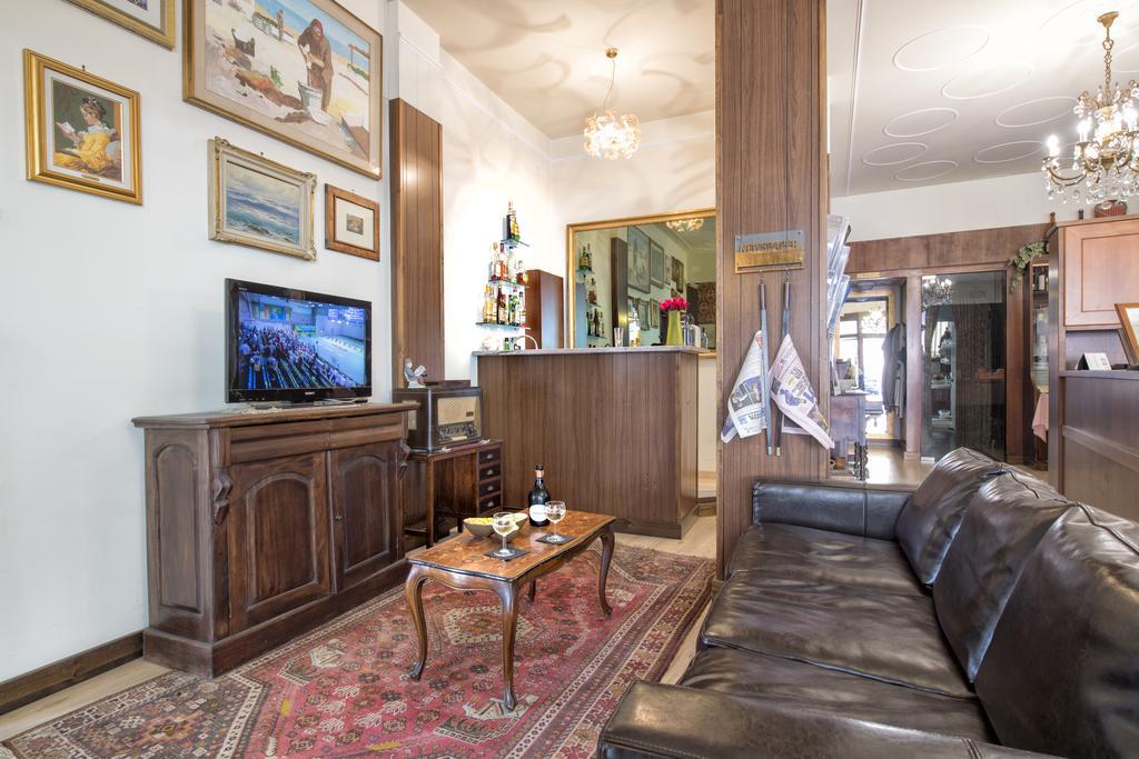 Hotel Marisa ألبينغا المظهر الخارجي الصورة