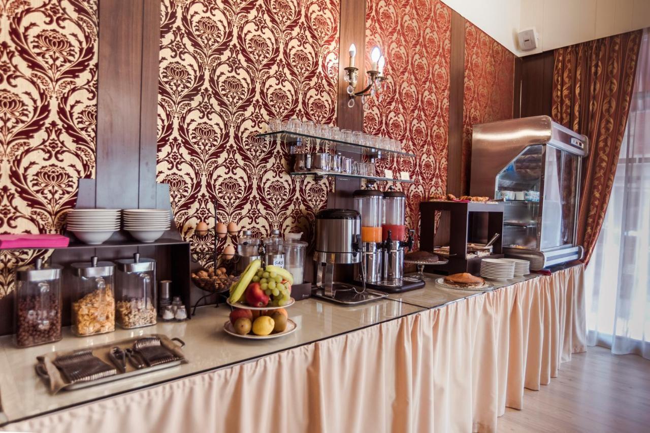 Hotel Marisa ألبينغا المظهر الخارجي الصورة