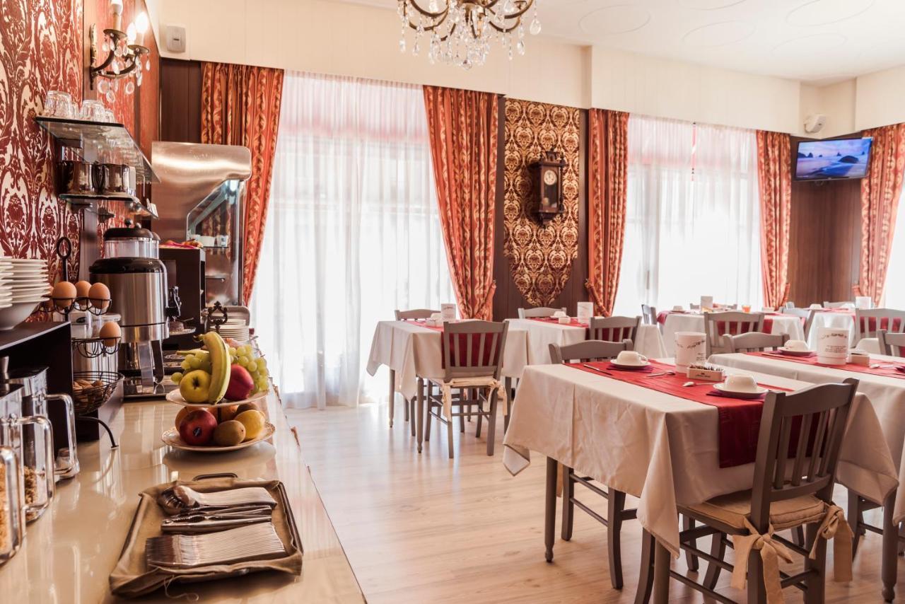 Hotel Marisa ألبينغا المظهر الخارجي الصورة