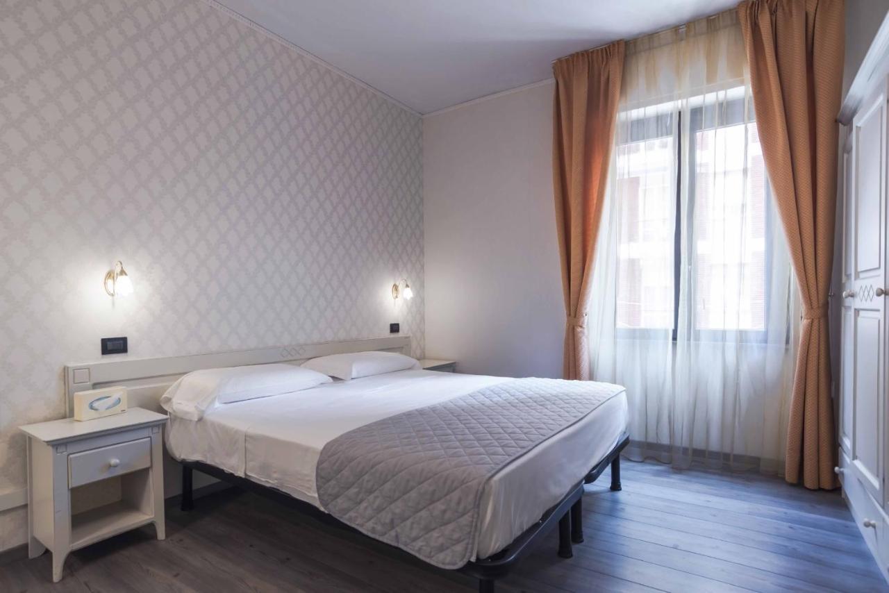 Hotel Marisa ألبينغا المظهر الخارجي الصورة
