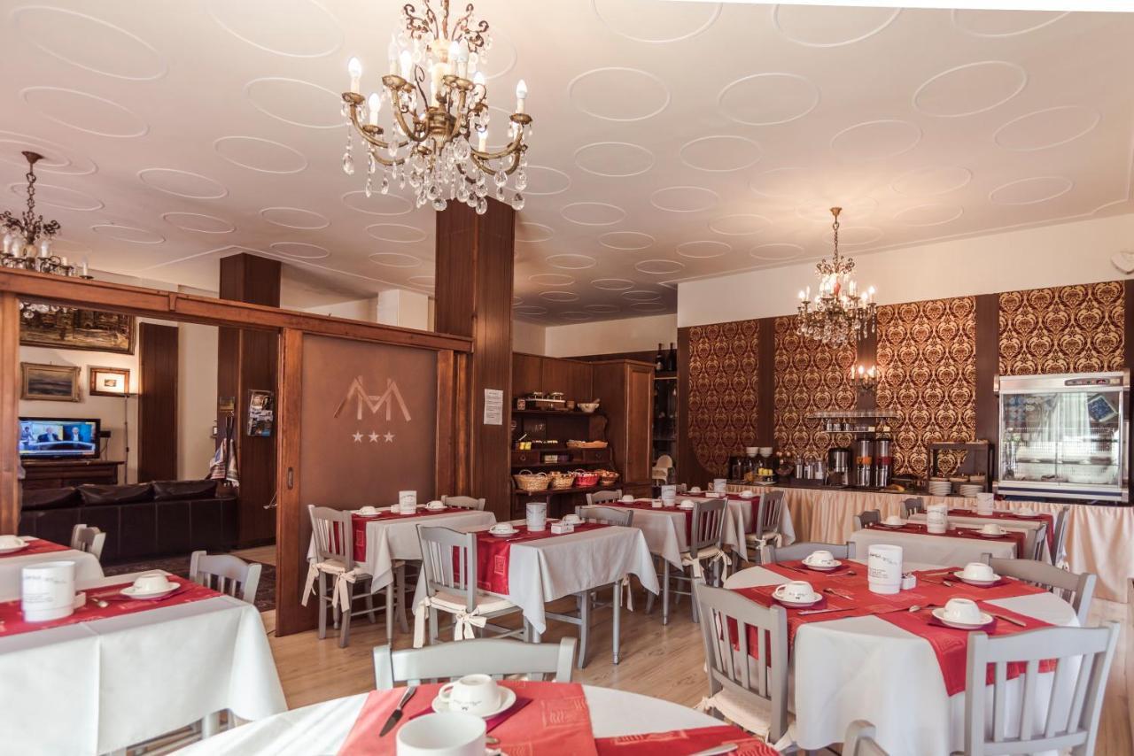 Hotel Marisa ألبينغا المظهر الخارجي الصورة
