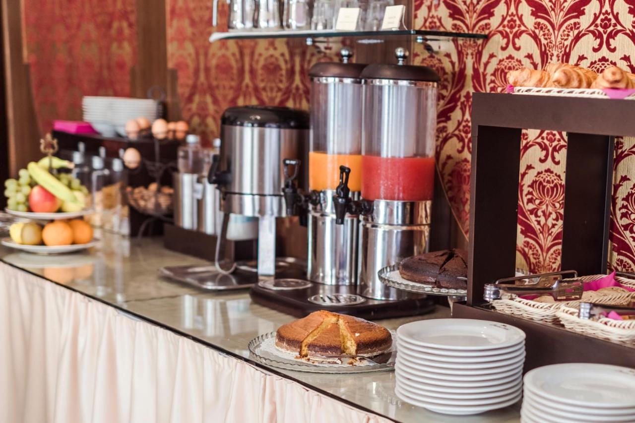 Hotel Marisa ألبينغا المظهر الخارجي الصورة