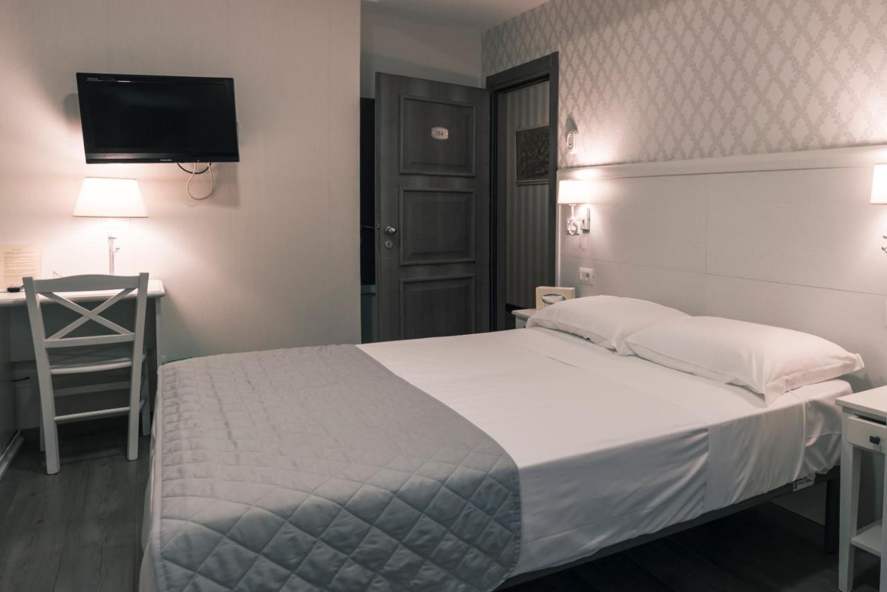 Hotel Marisa ألبينغا المظهر الخارجي الصورة
