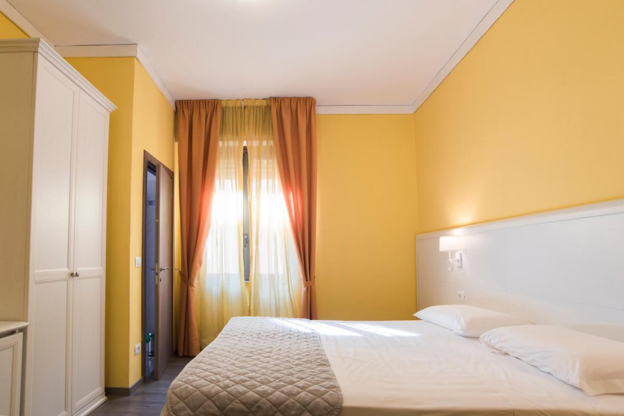 Hotel Marisa ألبينغا المظهر الخارجي الصورة