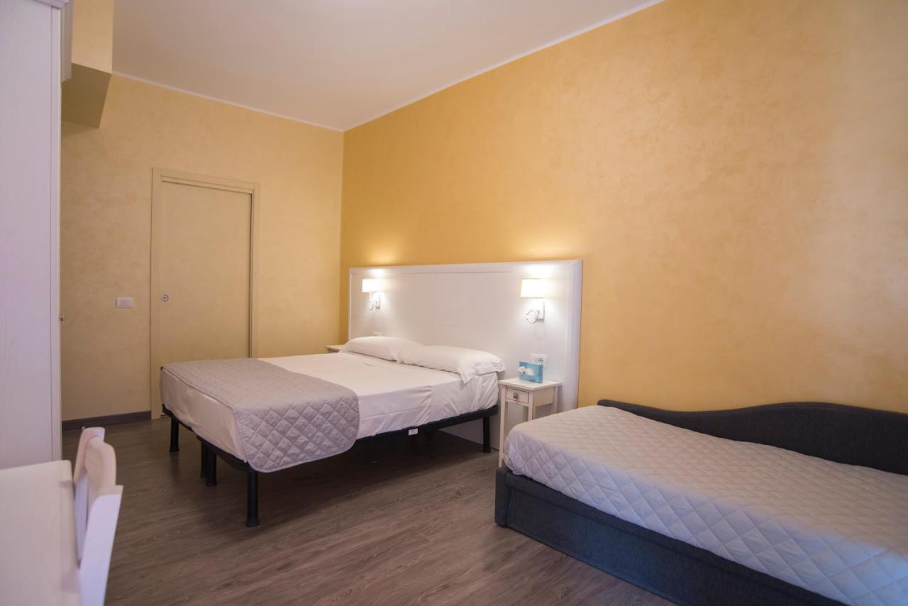 Hotel Marisa ألبينغا المظهر الخارجي الصورة